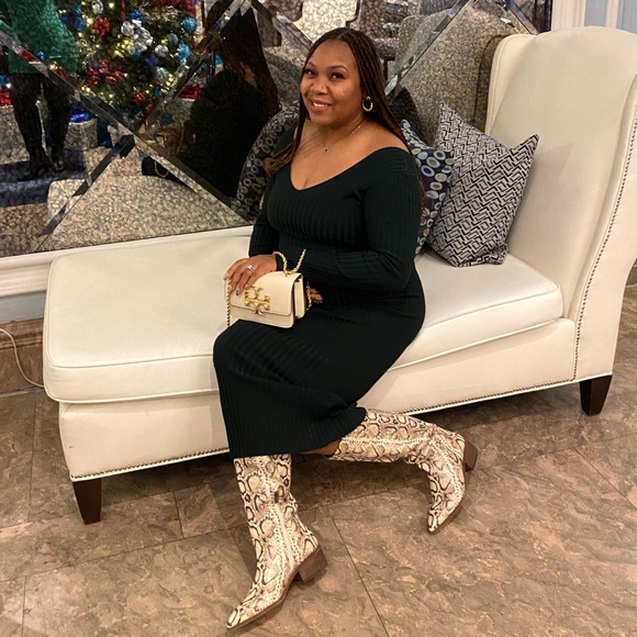 Meet your Posher, Wande - Picture 1 of 1